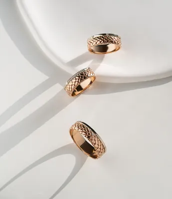 Плетеные обручальные кольца с белыми и черными бриллиантами TWISTED  BRILLIANT на заказ из белого и желтого золота, серебра, платины или своего  металла