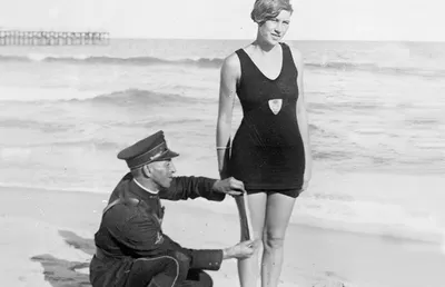 Пляжная мода в объективе Гордона Паркса, 1957 год | Пикабу