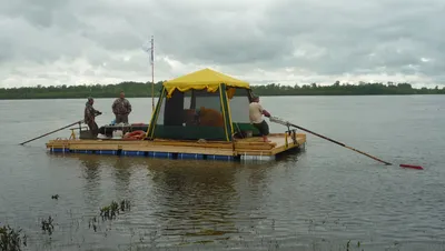 Плот на бочках в Колпашево - подарен городу. | Техника для рыбалки | Форум  рыбаков