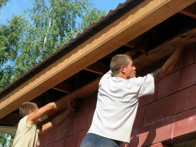 Как делается подшив крыши софитами - Bergge
