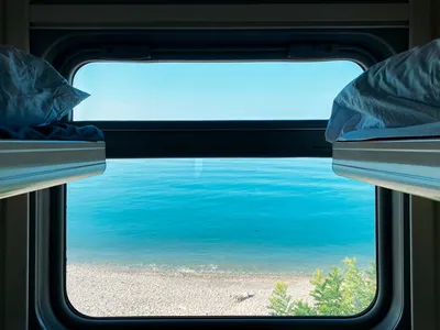 Обои Coastal Train Trip Техника Поезда, обои для рабочего стола, фотографии  coastal, train, trip, техника, поезда, океан, побережье, рельсы, тоннель,  поезд Обои для рабочего стола, скачать обои картинки заставки на рабочий  стол.