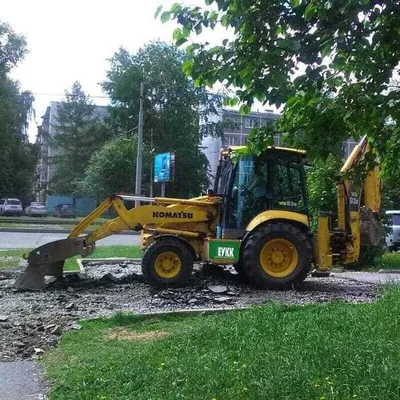 Какая категория прав нужна для управления экскаватором JCB