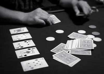 Покерные комбинации | Обучающее видео о покере для новичков #2 |  Рассказывает Максим Holder - YouTube