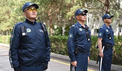 Пользователи обсуждают сходство формы полиции Казахстана и Китая