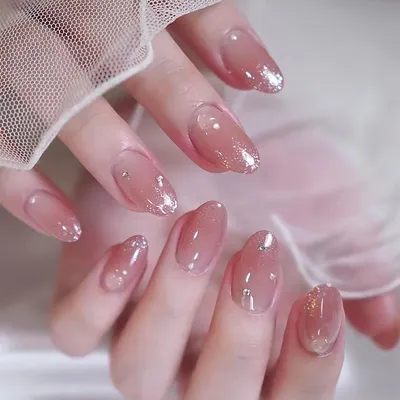 Ferida nail - 💗Круглые ногти. Если вы хотите создать видимость более  длинных пальцев, но предпочитаете короткие ногти, вам лучше выбрать круглую  форму. Круглые ногти имеют короткую длину с естественно закруглённым краем,  они