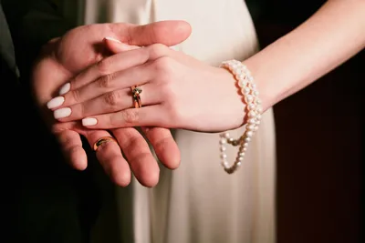 Необычное помолвочное кольцо с розовым сапфиром и бриллиантами - купить по  выгодной цене в Whitelake