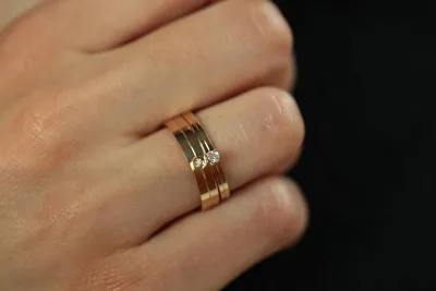 Как можно сочетать помолвочное и обручальное кольца? Ответ перед вами —  красиво и утончённо 🤍 — Помолвочное кольцо Белое золото 585 (с… | Instagram