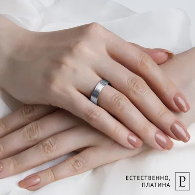 Вечный дуэт на пальцах: гармоничное сочетание обручального и помолвочного  колец в повседневной жизни