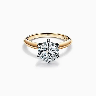 Кольцо Tiffany с бриллиантом 0.26ct купить в Москве за 135 000 руб. Женские  Платина С историей