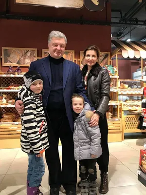 Порошенко поймали на покупке через офшоры картин Репина и Дали | 360°