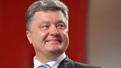 Порошенко вывозит свою семью и наличную валюту - заявление блогера -  Апостроф