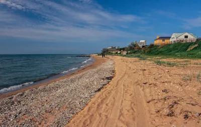 Пляж в поселке Ильич