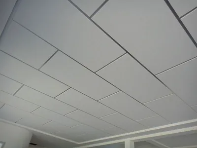 Популярные виды алюминиевой потолочной плитки