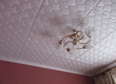 Плитка для потолка из пенопласта: плюсы и минусы отделки | интернет-магазин  Romatti в Москве