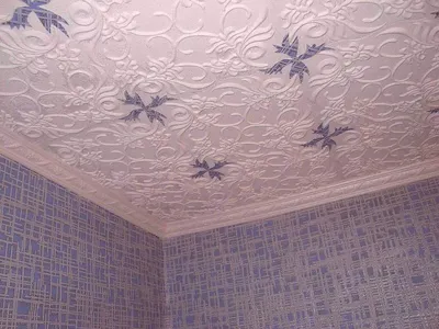 Плитка для потолка из пенопласта: плюсы и минусы отделки | интернет-магазин  Romatti в Москве
