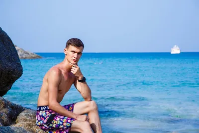 4 позы для пляжного фото, чтобы подписчики сошли с ума - Красота -  WomanHit.ru