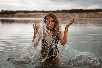 Фотосессия для девушки в воде | Фотограф, Фотосессия, Фотосъемка