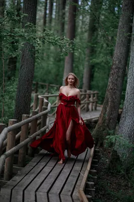 ᐅ Фотосессия в красном платье — Фотограф Олег Багмуцкий
