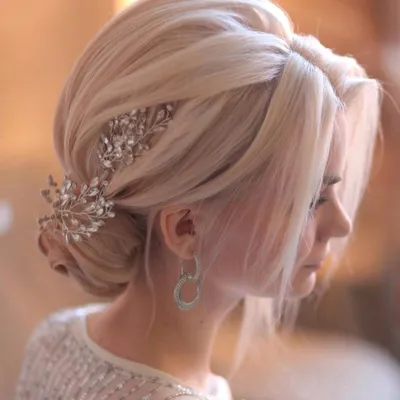 Укладка на свадьбу на средние волосы I Фото укладки на свадьбу на среднюю  длину