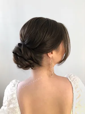 Свадебный низкий пучок. Низкий пучок. Low beam. Wedding hairstyle |  Свадебные прически пучки, Прически подружки невесты, Свадебные прически  знаменитостей