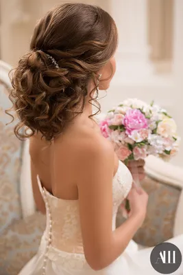 Прическа на прямые волосы прическа без накрутки низкий пучок | Hair styles,  Wedding hairstyles, Hair cuts