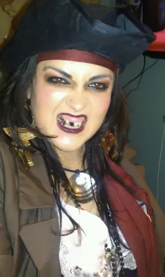 Портрет способа пирата женщины Стоковое Фото - изображение насчитывающей  сделайте, хэллоуин: 26169134