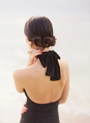 прически для открытой спины, открытая спина, платья с открытой спиной,  прическа под платье, девушка - The-wedding.ru