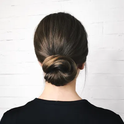 Низкий пучок [70 фото + видеоуроки]: как сделать прическу на длинные,  средние и короткие волосы