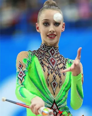Тренд сезона — камни на голове» — стилист сборной России по художественной  гимнастике