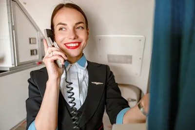 10 фото самых красивых стюардесс. Вы захотите встретиться с ними в небе |  РБК Life