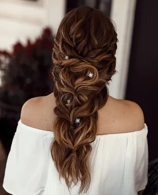 Прически на выпускной 2024: тренды и лучшие идеи | Chic hairstyles, Long  hair styles, Bridal hair updo