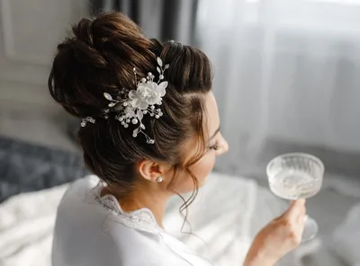Свадебные прически на короткие волосы — стрижки и укладки на короткий волос  для невесты на свадьбу в 2024 году