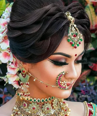 Индийская прическа - плюшка Редакционное Стоковое Изображение - изображение  насчитывающей замужество, цветки: 38023144