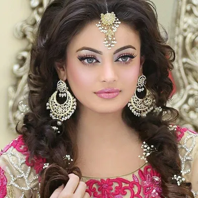 ezwed.in | Indian bridal hairstyles, Bridal hairstyle indian wedding,  Indian bride hairstyle