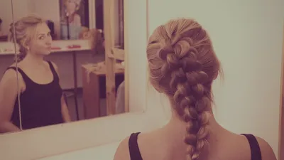 Видео урок - Объемная прическа из 3D косы на средние волосы » Shkolakos