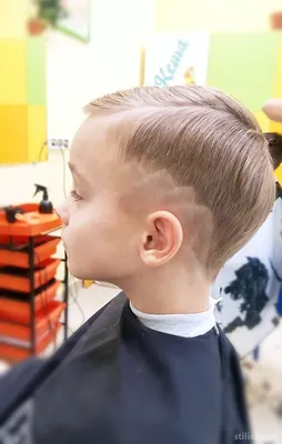 Британский мальчик отрастил длинные волосы ради больных раком детей -  02.08.2021, Sputnik Казахстан