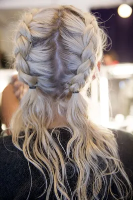Новогодняя прическа для длинных волос на основе косы | Отзывы покупателей |  Косметиста