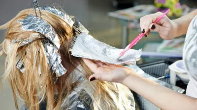 Мелирование волос и женская стрижка в Томске - KVATRO