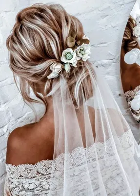 Последние тенденции моды: свадебные прически с фатой - Svadbal.ru