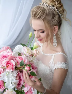 Свадебные прически с фатой на короткие, длинные, средние волосыс выездом по  Киеву от Анастасии Юрченко