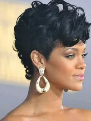 One of my favorite styles on Rihanna! | Mohawk hairstyles for women, Mohawk  hairstyles, Short hair styles