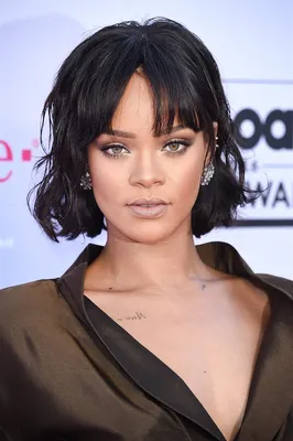 Rihanna в образе барби full-body …» — создано в Шедевруме