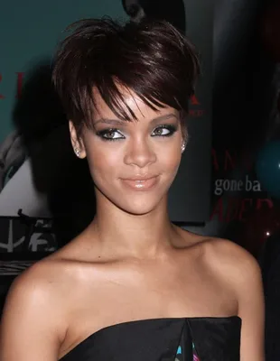 Rhianna - love this | Rihanna short hair, Short hair style photos, Rihanna  hairstyles