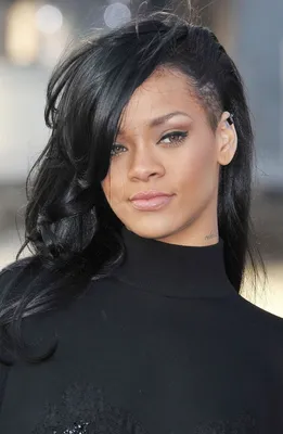 Pin by magdalena on rihanna | Half shaved hair, Shaved side hairstyles,  Rihanna hairstyles