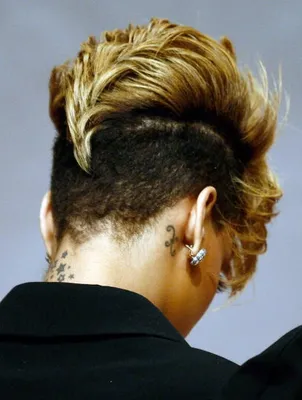 27 Times Rihanna's Hair Was an Actual Work of Art | Rihanna hairstyles,  Undercut hairstyles, Short hair undercut