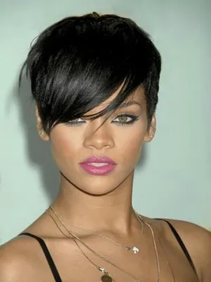 Look Pixie de Rihanna | Rihanna short hair, Short hair cuts, Crop haircut