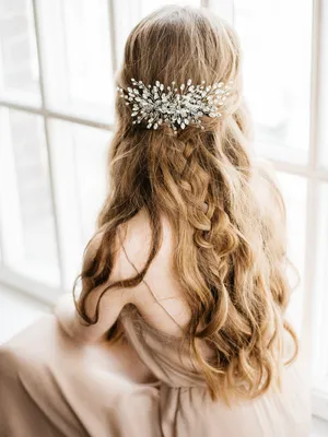 ALEXA bridal hair comb pearl wedding comb by TopGracia | Pearl hair comb  wedding, Long hair styles, Wedding hairstyles for long hair