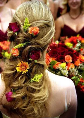 Свадебные прически с цветами: ТОП-5 необычных идей для вдохновения. -  eventforme.ru