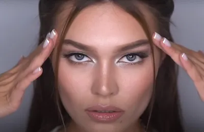Простой и красивый макияж на каждый день: бьюти-туториал от Селены Гомес |  TheGirl.ru | Дзен