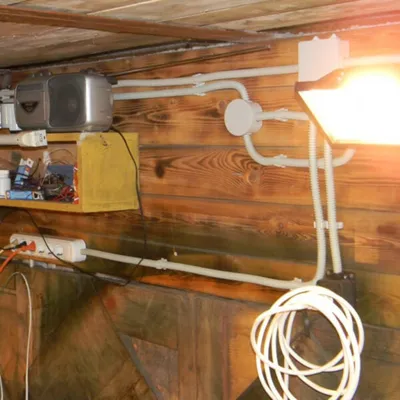 Электропроводка в гараже, наружная часть электропроводки гаража, VSE-E /  Новости